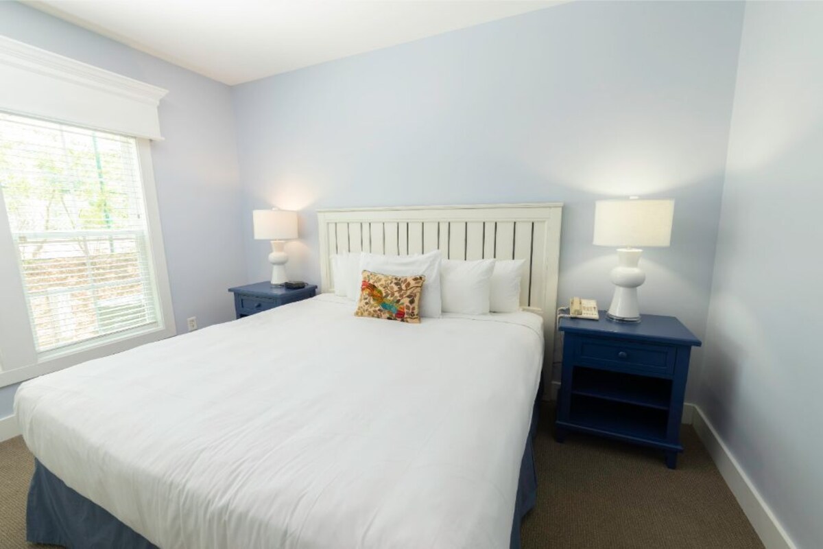 Beautiful three-bedroom resort cottage includes mother-in-law suite