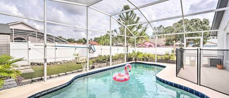 Kissimmee Vacation Rental | 3BR | 2BA | 1 Step Required | 1,176 Sq Ft