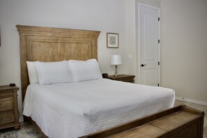 Master bedroom: Queen sized bed.