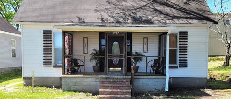 Front entrance with screened porch & street access