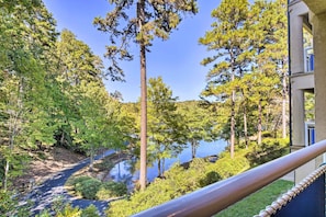 Private Balcony | Free WiFi | Keyless Entry