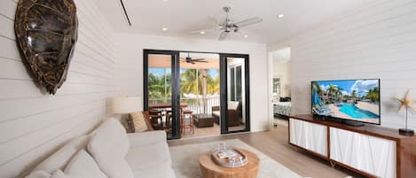 Welcome to Starfish Kai, a fully upgraded 2-bedroom condo in Cayman Kai. 