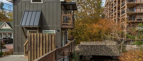Stunning Waterfront Cabin Less Than A Mile To Downtown Gatlinburg, TN!