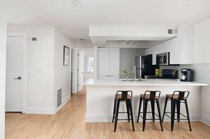 Cook and dine in style in this well-appointed kitchen.