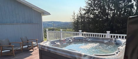 6 person hot tub with an amazing view!