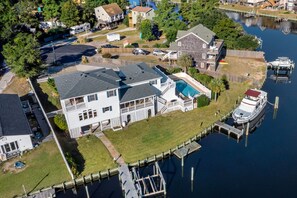 CH104: Inlet Palms | Back Exterior