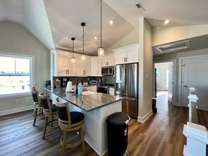 Kitchen - Beautiful, new kitchen