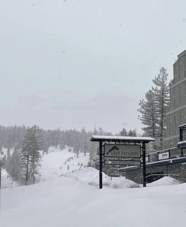 Ideal location for ski-in and ski-out in moments, making it a must stay