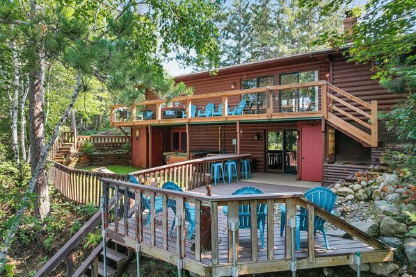 Lake Side hot tub