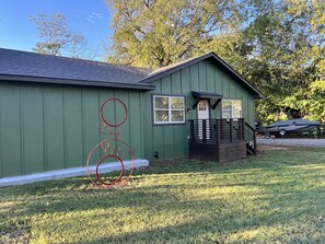 The Green House on Texoma, plenty of space for vehicle and watercraft parking