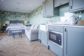 The Caswell Bay Hide Out - 1 Bed Cabin - Landimore (2186)