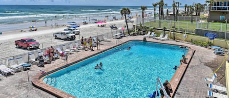 Daytona Beach Vacation Rental | Studio | 1BA | Step-Free w/ Elevator | 350 Sq Ft