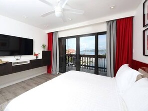 "We give this condo and location a big thumbs up and would definitely stay here again."