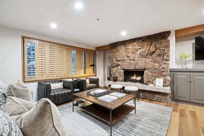 lodgetower-287-8012_54259880097_o_1