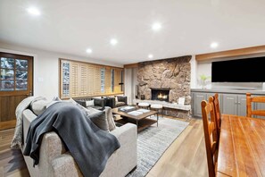 lodgetower-287-8002_54261005389_o_1