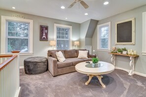 Living Room | Sleeper Sofa | Smart TV | Central Heating & Air Conditioning