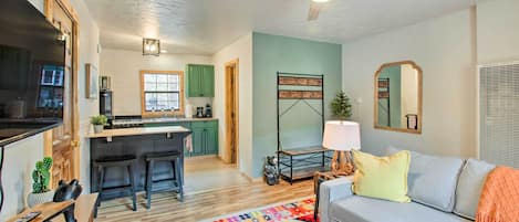 Red River Vacation Rental | 1BR | 1BA | 1 Step Required | 308 Sq Ft