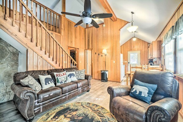 Sevierville Vacation Rental | 2BR | 2BA | Stairs Required | 1,076 Sq Ft