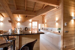 Make a tasty meal in your own kitchen!