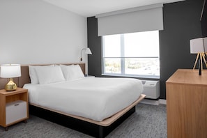 Studio unit with 1 King bed