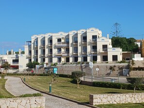 Frente Edificio Villa Vau