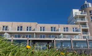 Außenseite Ferienhaus [Sommer]