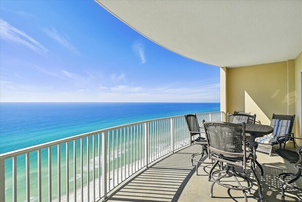 Panoramic Gulf Views & Relaxation