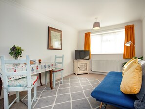 Living room/sofa bed | Waterside Park Annex, Kingsbridge