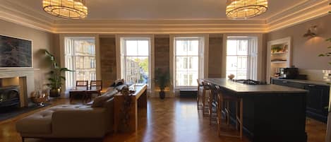 Ashton View Social Space - spacious luxury, views, traditional charm, comfort and style
