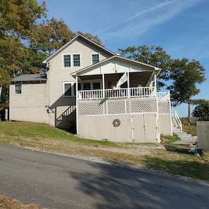 Redbird Cottage parking