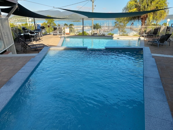 Udendørs pool