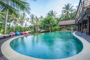 Utomhuspool
