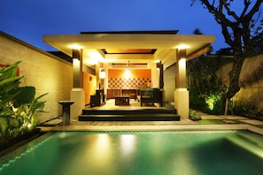 Utomhuspool