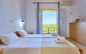 Nikos Kalamaki Corfu Studio 6 Bedroom