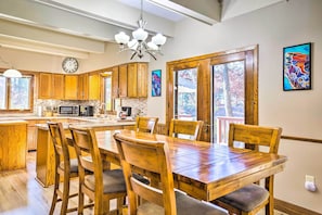 Dining Area | Pet Friendly w/ Fee | ~ 9 Mi to Lake Wissota State Park