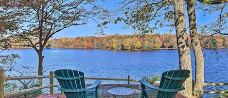 Milford Vacation Rental | 2BR | 2BA | 1,500 Sq Ft | 3 Steps Required for Entry