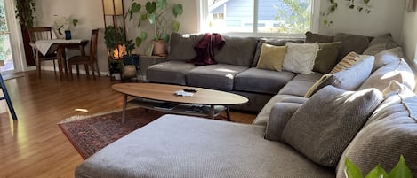 Cozy and Conversation friendly space!