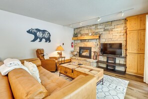 Living Room | Electric Fireplace