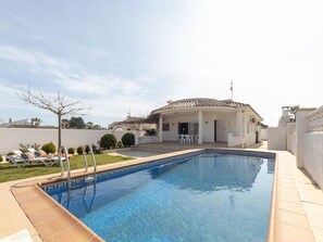 Water, Sky, Cloud, Plant, Property, Swimming Pool, Azure, Building, Tree, Shade