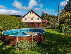 Ciel, Nuage, L'Eau, Plante, Jour, Paysage Naturel, Bleu Azur, Arbre, Piscine, Fenêtre
