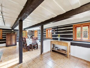 Propriété, Bois, Sol, Faisceau, Design Intérieur, Cadre, Sol, Salon, Bâtiment, Dur