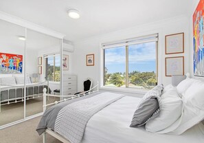 Main Bedroom - Ocean Views, Queen Bed