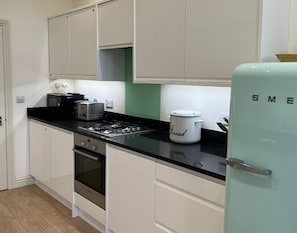 Fully Equipped Kitchen - Eva's View  - 2 Bedroom Seaview Apartment - Broadstairs - holidayletsinkent.co.uk