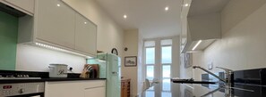 Seastay Presents Eva's View in Broadstairs, Kent - Kitchen with the sea-view - seastay.co.uk