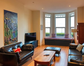 Lounge - Eva's View  - 2 Bedroom Seaview Apartment - Broadstairs - holidayletsinkent.co.uk