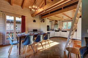 Kitchen-dining room