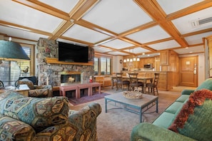 lodgetower-599-7661_52098748099_o