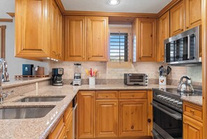 lodgetower-599-7616_52098540193_o