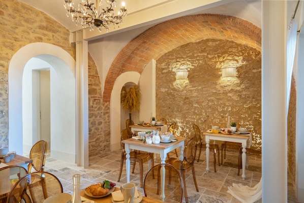 Breakfast area
