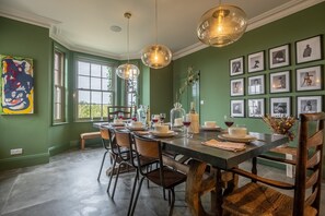 Linksway House, Old Hunstanton: Dining room with views across the coast